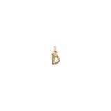 Dije dorado con forma de letra D mayúscula, con gancho para colgar.