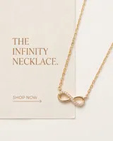 Collar de plata con baño de oro y dije de símbolo de infinito incrustado con circonias.