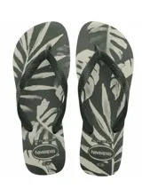Chancletas Havaianas con estampado de hojas en tonos verde militar y blanco, con tiras texturizadas oscuras.