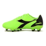Championes de fútbol Diadora Futbol Cancha Md Barricade, color verde neón con detalles en negro.