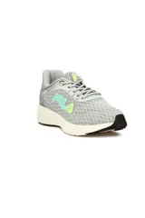 Championes deportivos Fila Magnus para mujer, color gris con detalles en verde lima y celeste. Capellada de malla transpirable, suela amortiguada en color blanco y cordones entrelazados.