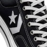 Championes Converse Star Player 76 Premium Canvas, color negro con detalles en blanco.