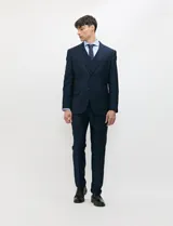 Ambo Harrington Select color azul oscuro, compuesto por saco de botonadura simple, chaleco abotonado y pantalón de vestir a juego, ideal para ocasiones formales.
