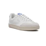 Championes Fila Champion Court 80 para hombre, de diseño urbano en color blanco con puntera de gamuza gris, suela de goma tostada y detalles en azul en la lengüeta y el talón.