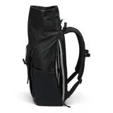 Mochila urbana y de senderismo Columbia modelo Convey III, color negro, con diseño de cierre enrollable. Cuenta con compartimento principal, bolsillo frontal con cierre, bolsillos laterales para botellas y funda interna para portátil de 15 pulgadas. Incluye respaldo de malla transpirable, tirantes acolchados ergonómicos y cinta pectoral ajustable.