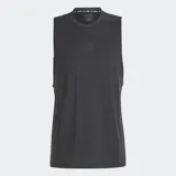 Musculosa deportiva Adidas de color negro, con cuello redondo y tecnología AEROREADY para absorción de humedad. Presenta un diseño de ajuste regular con dobladillo trasero ligeramente más largo y logo de la marca en el pecho.