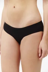 Bombacha clásica negra de algodón con elástico en la cintura.