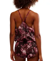 Conjunto de pijama floral con top corto de tirantes finos y short con cintura elástica.