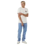 Remera Rip Curl Australia color blanco, con cuello redondo, manga corta y pequeño estampado en el pecho con el texto "Rip Curl Australia".