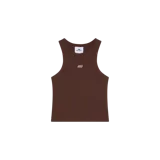Musculosa de canalé marrón chocolate, de corte ajustado, con cuello redondo y sisa pronunciada. Presenta un pequeño logo bordado en el centro del pecho.