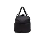 Bolso deportivo Puma modelo Fundamentals S, color negro con detalles en blanco. Cuenta con compartimento principal con cierre, bolsillo lateral con cierre y correa ajustable y extraíble.