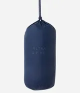 Campera puffer de poliamida color verde oliva, con cuello alto, cierre frontal y diseño acolchado horizontal.