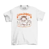 Remera blanca de manga corta con estampa frontal en tonos naranja y marrón que incluye el logo de la banda La Delio Valdez, una figura ilustrada y la frase 'cumbia artesanal desde el corazón'.