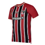 Remera de fútbol New Balance del São Paulo FC, modelo Home 2025. Diseño a rayas verticales rojas, blancas y negras con mangas rojas y detalles dorados en cuello y puños. Incluye logo de New Balance, escudo del club y sponsor Superbet en el frente.