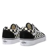 Championes Vans modelo Old Skool, con diseño clásico de tablero de ajedrez en blanco y negro. Confeccionados en una combinación de lona y gamuza, cuentan con la icónica banda lateral blanca, cordones blancos y suela de goma tipo waffle.