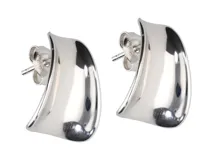 Par de aros de plata 925 italianos con forma curva y cierre a presión.