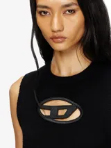 Top negro de tejido de punto con cuello redondo y logo ovalado de Diesel en el pecho. Sin mangas.