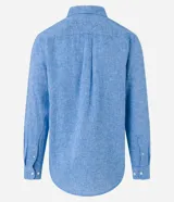Camisa comfort masculina de lino y algodón color celeste, con cuello inglés, manga larga y abotonado delantero.