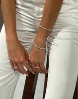 Pulsera rígida de plata 925 con textura irregular.