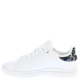 Championes urbanos Adidas modelo Urban Court Silk, color blanco con detalles en dorado y estampado floral en el talón.