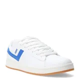 Championes urbanos Pony modelo Square, de color blanco con detalles en azul. Presentan un diseño clásico de caña baja con cierre de cordones, suela de goma color caramelo y el logo de la marca en el lateral.