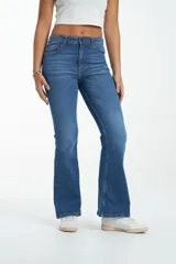 Pantalón de jean azul de corte oxford.