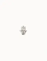 Aro piercing de aleación de metales bañado en plata, con forma de mano de Fátima.