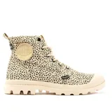 Botas Palladium Pampa Hi con estampado de lunares negros sobre fondo beige.