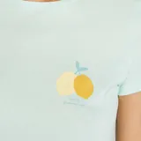 Camisón corto verde menta de manga corta y cuello redondo, con estampado de dos limones en el pecho.