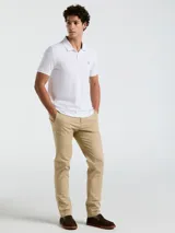 Polo blanca Original Penguin Daddy Sticker Pete Pique, corte recto, cuello con solapa y logo bordado en el pecho.