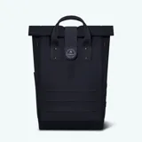 Mochila Cabaia modelo Explorer Wellington, color negro, con tapa enrollable, revestimiento impermeable, cremalleras AquaGuard, espumas traseras, bolsillo exterior para botella de agua, rayas reflectantes, compartimento principal amplio, bolsillo para ordenador de hasta 16 pulgadas, hebilla de bloqueo magnético Fidlock, correa para el pecho y sistema MOLLE.