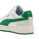 Championes Puma CA Pro Suede blancos con detalles en verde.