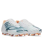 Championes de fútbol Under Armour Shadow Select 4 FG, diseñados para césped natural. Presentan una parte superior sintética blanca con detalles gráficos en azul petróleo y toques en color durazno. Cuentan con tacos cónicos para una tracción óptima y una suela ágil para cambios de dirección rápidos.