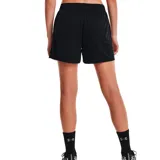 Short deportivo Under Armour Challenger Knit de mujer, color negro, con cintura elástica y logo estampado en la pierna derecha.