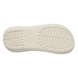 Sandalias Crocs Classic Crush color crema, con diseño de dos tiras y plataforma.