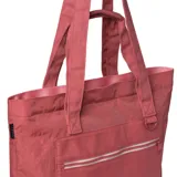Bolso tote color rosa de tela tipo paracaídas, con doble asa de hombro.
