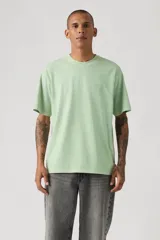 Remera de manga corta Levis modelo Red Tab Vintage Tee, color verde claro con pequeño logo bordado a tono en el pecho.