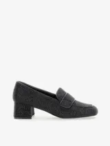 Mocasines negros de terciopelo con pedrería, forro interior, punta y tacón cuadrado con suela de goma. Tacón de 5cm.