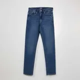 Pantalón de jean azul de corte slim.