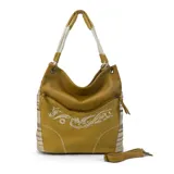 Cartera tipo hobo de cuero sintético color marrón claro, con doble bolsillo frontal con cierre, diseño bordado en el frente y laterales con paneles de rayas en tonos pastel. Cuenta con asas cortas para llevar al hombro y correa larga desmontable.