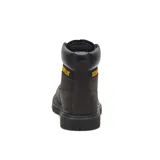 Bota de cuero negro con cordones, cuello acolchado y suela de goma dentada. Presenta el logo de la marca en amarillo en el lateral y en la lengüeta.