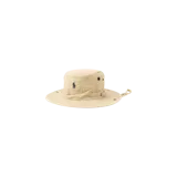 Sombrero tipo boonie color beige de la marca Polo Ralph Lauren, con ala ancha, ojales metálicos de ventilación y el logo del jugador de polo bordado en azul marino en el frente.