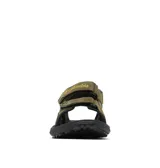Sandalias de trekking Columbia modelo Konos Hiker 3-Strap, color verde militar con suela negra. Cuentan con tiras de ante y piel sintética con ajuste de velcro y detalles de la marca en amarillo.