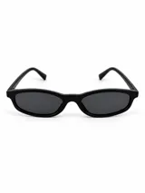 Lentes de sol con armazón ovalado y negro, de diseño clásico y moderno.