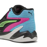 Championes Puma Dagger negros con detalles en fucsia, turquesa y verde.