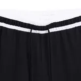 Short deportivo Nike modelo Dri-Fit Diamond, color negro con detalles en blanco. Presenta cintura elástica con cordón de ajuste y diseño geométrico característico de la marca en los laterales con el logo Jumpman.