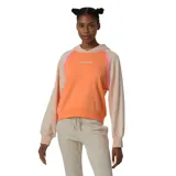 Canguro New Balance Athletics Amplified de dama, color naranja con mangas color crema y detalles en fucsia.