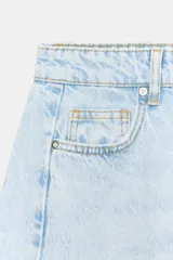 Jeans de tiro alto con diseño barrel y cinco bolsillos, de pernera holgada que se estrecha hacia el tobillo, en tono celeste claro.