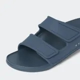 Sandalias Reef Oasis Adapt color azul con doble tira ajustable con velcro y logo de la marca en el lateral.
