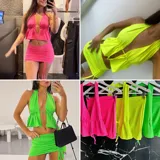 Conjunto de dos piezas compuesto por un top halter con volados y una minifalda ajustada con frunces laterales y tiras regulables.